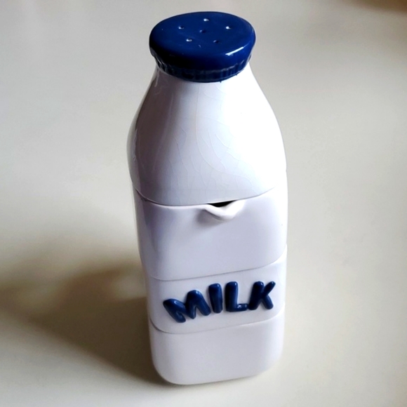 STACKING 2 CUPS, SUGAR SPRINKLER & CREAMER STACK TO MAKE A MILK BOTTLE - Picture 4 of 16